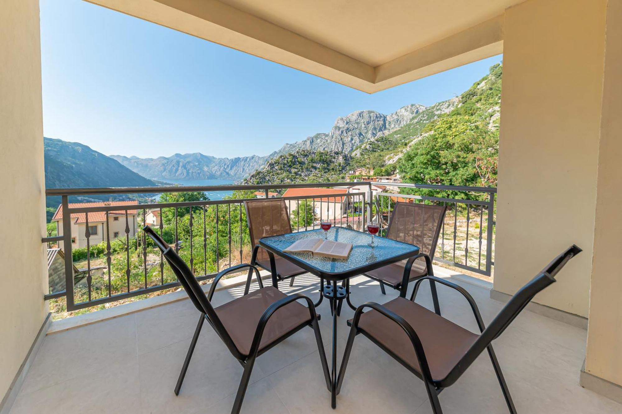 Appartamento Red Hill Cattaro Esterno foto