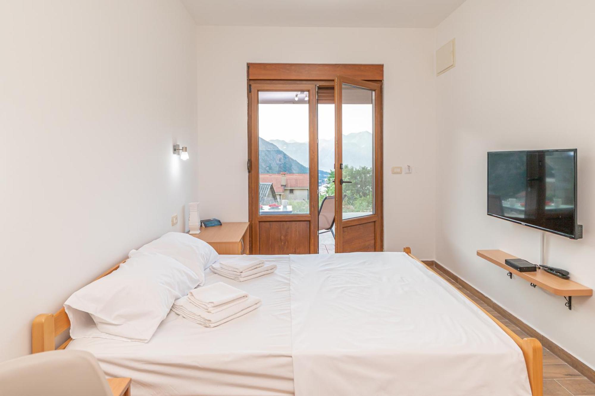 Appartamento Red Hill Cattaro Esterno foto