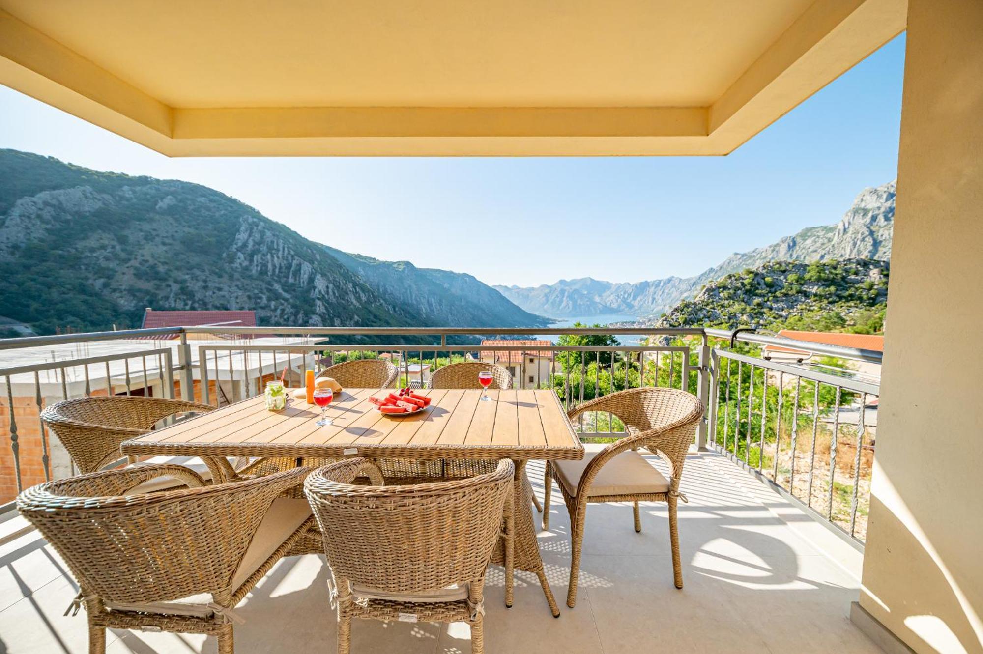 Appartamento Red Hill Cattaro Esterno foto