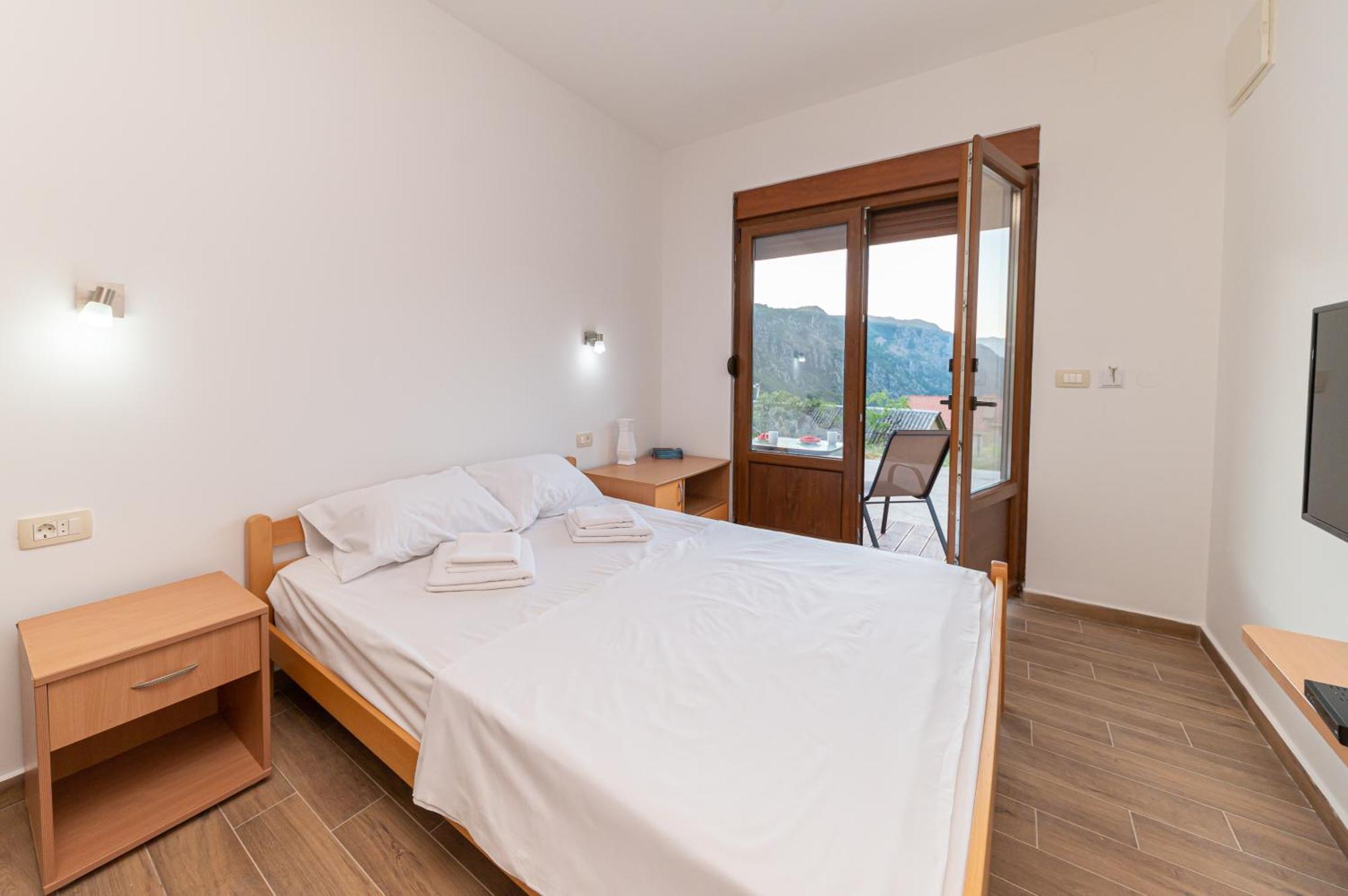 Appartamento Red Hill Cattaro Esterno foto
